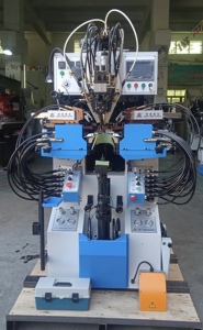 เครื่องติดพื้นรองเท้าอัตโนมัติ QIFENG QF-728DA(MA) พร้อมระบบกาวสำหรับรองเท้ากีฬา เครื่องติดพื้นรองเท้าซีเมนต์ - Product Image 2