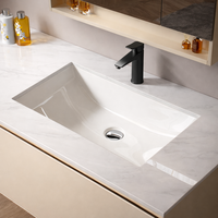 Ensemble de meubles de salle de bain moderne avec meuble sous-vasque simple doré, système de rangement mural et étagère ouverte éclairée