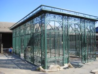 Gazebo en fer forgé vert ornemental en acier métallique personnalisé antique de grande serre de jardin extérieur à vendre