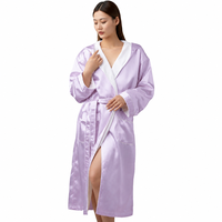 Nouvelle robe de chambre tendance avec capuche en polyester double face gris, chaude et douce pour la peau, idéale pour le bien-être et la maison, style enveloppant pour couple