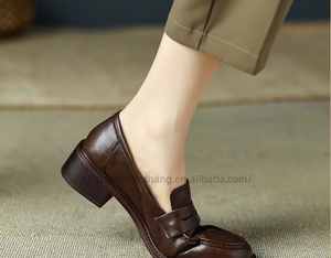 English Style <b>Soft</b> Casual Leather <b>Shoes</b> Leather Middle Heel <b>Shoes</b> for Women and Ladies - Product Image 1