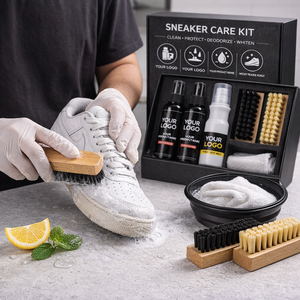 Kit de Limpieza de Zapatos Personalizable Premium, Restaura, Limpia, Protege, Impermeabiliza y Desodoriza, con Cepillo y Toalla - Product Image 2