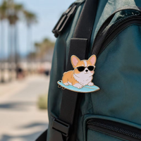 Épinglette en émail personnalisée pour chien, motif chiot stylé avec lunettes de soleil, impression UV, couleur personnalisée, badge métallique pour sacs à dos et chapeaux, cadeau pour les amoureux des animaux