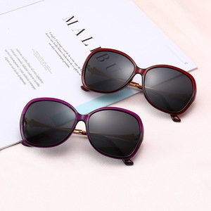 Gafas de sol polarizadas con montura completa ovalada para mujer, protección solar UV400, a la moda, para adultos - Product Image 1