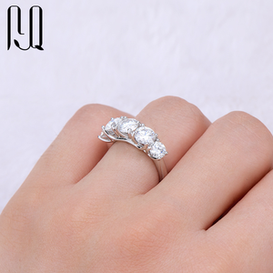 पाइक बनाम डायमंड सगाई की मोइससानाइट रिंग 5 स्टोन 3.6ct s925 स्टर्लिंग सिल्वर 5 सितारों की समीक्षा - Product Image 6