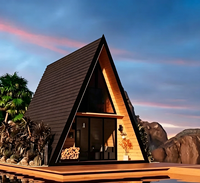 Villa de luxe en structure acier A-frame avec panneaux sandwich, design scandinave, étanche et alimentée à l'énergie solaire, idéale pour les voyages