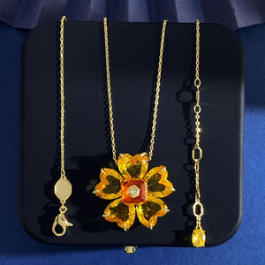 Collar de Clavícula con Flor Chapada en Oro de Plata S925 - Colgante de Circonita Amarilla con Corte Radiante Certificado por HRD, Clásico y Elegante para Bodas y Fiestas - Product Image 3