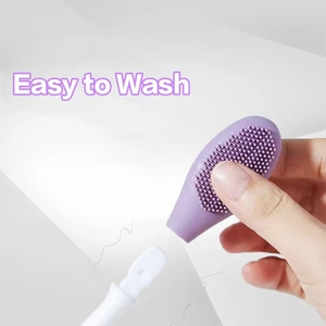 Brosse faciale en silicone 2-en-1 avec impression UV, applicateur de masque doux, spatule de maquillage réutilisable pour un nettoyage en profondeur des soins de la peau - Product Image 3