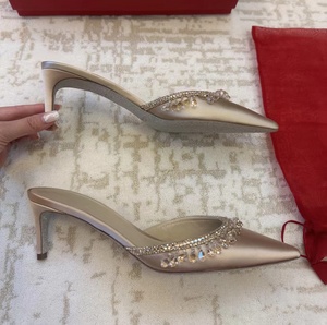 Escarpins à talon aiguille en satin champagne à bout pointu et bride arrière, ornés de franges en cristal, élégants pour mariage, mariée, soirée et cérémonie - Product Image 3