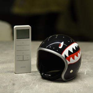 Piccolo animale domestico gatto e cane mezza faccia orso casco giocattolo Mini ABS materiale moto modello per i proprietari di cani e gatti - Product Image 3