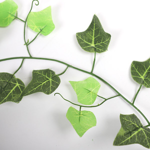 Guirnalda de Hojas de Uva Artificiales de 2.4 Metros de Altura, Simulación Realista, Decoración Interior y Exterior, Guirnalda de Plantas Verdes - Product Image 2