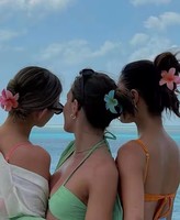 Venta al por mayor verano playa vacaciones nuevo Ins hermosa Plumeria flor plástico pelo garra mujeres hibisco Hawaiano Frangipani pinza de pelo