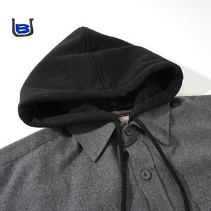 Vendita calda abbigliamento personalizzato OEM all'ingrosso Plaid Check <span class=keywords><strong>oversize</strong></span> manica lunga manica lunga con cappuccio <span class=keywords><strong>giacca</strong></span> di flanella <span class=keywords><strong>camicia</strong></span> con cappuccio con cappuccio per gli uomini - Product Image 6