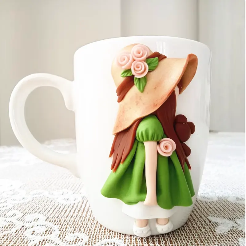 Gzysl कारखाने ने 12oz प्यारी लड़कियों मज़ेदार डिजाइन 3 डी पॉलिमर मिट्टी सिरेमिक उपहार प्रोत्साहन कॉफी मग चीनी मिट्टी के बरतन कप