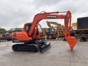 Excavadora Doosan DX75 usada con buen mantenimiento, excavadora hidráulica sobre orugas de 7 toneladas para construcción de carreteras y Desarrollo Urbano - Product Image 3
