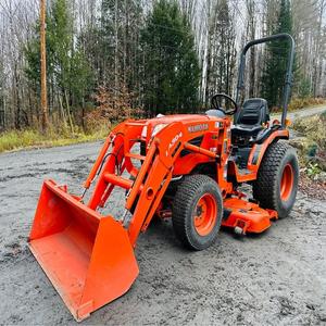 Tractor Kubota B2320 4WD Usado de Alto Estándar, 90HP para Agricultura, Tractor de Ruedas con Motor y Bomba, Apto para Granja, Precio Económico - Product Image 6