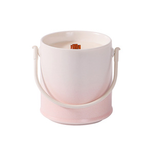 Bougie parfumée artisanale en cire de soja avec mèche en bois, sans fumée, à longue durée de combustion, parfum d'aromathérapie dans un verre, pour la maison ou comme cadeau - Product Image 1