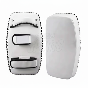 Almohadillas tailandesas duraderas para Muay Thai Kickboxing y entrenamiento de artes marciales con asas de agarre cómodas - Product Image 1