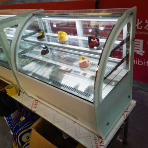 Vitrina Refrigerada de Sobremesa de 160L, Tamaño <span class=keywords><strong>Pequeño</strong></span>, con Enfriamiento por Aire, para Exhibición de Pasteles en Panaderías y Cafeterías - Product Image 3