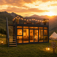 Maison conteneur modulaire de luxe avec toit panoramique en verre, idéale pour le glamping et l'observation des étoiles