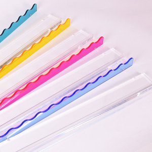 ตัวดันไพ่มาจองแบบขอบสแกลลอป ทำจากอะคริลิกใส – ขอบสีฟ้า ชมพู เหลือง สำหรับเกมแบบอเมริกัน - Product Image 4