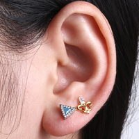 Clous d'oreille en titane de qualité implantable ASTM F136, bijoux de piercing corporel tendance avec zircon et filetage interne pour cartilage et hélix
