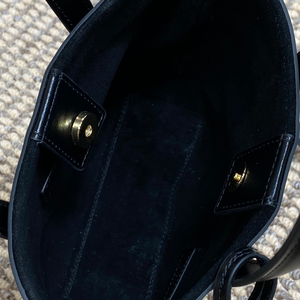 Lujosa bolsa de elementos metálicos, forma única, estilo de moda personalizado - Product Image 5