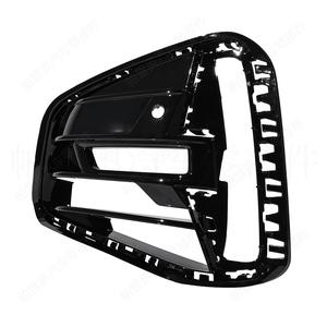 กรอบไฟตัดหมอก BMW สำหรับกันชนหน้า รุ่น G22 ปี 2021-2024 วัสดุ ABS แบบคลิปออน ด้านซ้ายและขวา - Product Image 3