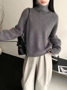 Maglione da Donna in Cashmere 100% a Collo Alto, Nuovo Design di Tendenza, Disponibile in Magazzino - Product Image 6