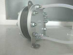 Celda de Electrólisis de Titanio PEM QLC-1000 con Producción de H2 de 1000 ml/min para Aplicaciones de Celdas de Combustible en Laboratorio - Product Image 3