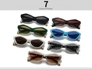 2025 nueva moda UV400 gafas <span class=keywords><strong>de</strong></span> sol prismáticas <span class=keywords><strong>ojo</strong></span> <span class=keywords><strong>de</strong></span> gato gafas <span class=keywords><strong>de</strong></span> sol <span class=keywords><strong>de</strong></span> moda para mujer con logotipo personalizado - Product Image 4