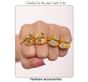 Anillo Abierto Ajustable de Acero Inoxidable con Baño de Oro PVD y Zirconia, Diseño Serpentine Doble Amor - Product Image 2