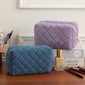 Ginzeal Simple doux matelassé éponge serviette maquillage sac filles fourrure école stylo sac en peluche voyage cosmétique organisateur <span class=keywords><strong>pochette</strong></span> - Product Image 6