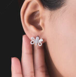 Pendientes de diamantes de mariposa brillante para noches glamorosas que ofrecen un acabado luminoso y elegante de la India - Product Image 5