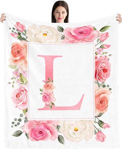 Hostess Gifts for Christmas: Thoughtful, Affordable & Festive Picks