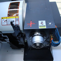 Centre d'usinage vertical en métal à trois et quatre axes avec fonctionnement à haute vitesse, système de contrôle FANUC pour fraiseuse CNC