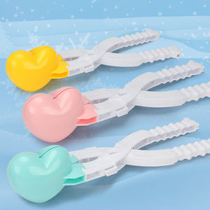 Jeu d'extérieur pour enfants Jouet <span class=keywords><strong>boule</strong></span> <span class=keywords><strong>de</strong></span> <span class=keywords><strong>neige</strong></span> Clip Fights Game Quick Flexible Simple Heart Duck Shape Snow Ball Maker - Product Image 4
