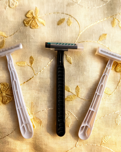 Juego de Maquinillas de Afeitar Desechables de 3 Hojas + Tira Lubricante <span class=keywords><strong>para</strong></span> un Afeitado Más Limpio y Cómodo - Product Image 3