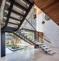 Modern Style Single Stringer Stahl Holz Treppen Dekorative Metall Langlebiges Glas geländer für Wohnung Verwenden Sie DIY gerade Treppe