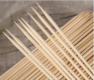Brochettes jetables personnalisées en bambou et charbon de bois, de haute qualité, naturelles, résistantes à la chaleur, antiadhésives, pour une utilisation en cuisine extérieure - Product Image 1
