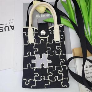 Bolso cruzado mini tejido con diseño de rompecabezas, bolso para teléfono para mujer, uso diario informal - Product Image 2