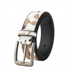 Ceinture en cuir de vachette à imprimé vache pour homme – Ceinture décontractée réglable marron et blanc avec boucle à ardillon - Product Image 3