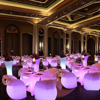 Ensemble de table basse et chaises de bar à LED pour l'extérieur Chargement USB étanche Mobilier de maison pour salle à manger et hôtel Application intérieure/extérieure