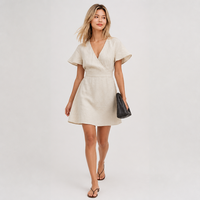 Robe mini en lin tissé écologique pour femme, col en V, devant croisé, manches courtes volantées, coupe trapèze avec poches latérales