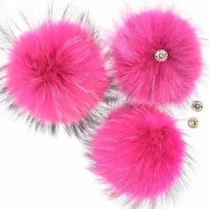 MWFur批发14厘米浣熊毛球绒球帽子热粉色街头时尚毛球绒球帽子
