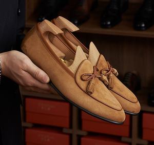 Zapatos de cuero con flecos para hombre, los más vendidos, hechos de cuero genuino de vaca, adecuados para uso casual al aire libre, zapatos de vestir y oxfords de cuero para hombre - Product Image 1