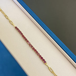 สร้อยข้อมือเทนนิสทองคำแท้ 18K ประดับทับทิมธรรมชาติทรงกลม ดีไซน์คลาสสิก ของขวัญสำหรับผู้หญิง ใส่ในงานวันเกิด หรือใส่ได้ทุกวัน - Product Image 6