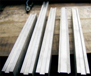 Aceptado OEM ajustable cnc bender máquina de prensa de freno de herramientas en la parte superior y herramientas de molde - Product Image 6