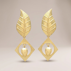 Boucles d'oreilles pendantes en laiton plaqué or 18 carats, motif géométrique losange, cercle découpé, feuille texturée or mat, diamant, pour mariage, fête, ethnique - Product Image 3