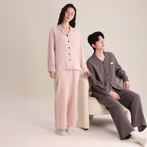 <span class=keywords><strong>Prix</strong></span> d'usine pyjamas pour hommes hiver 2 pièces maison ensemble à manches longues vêtements <span class=keywords><strong>de</strong></span> salon <span class=keywords><strong>de</strong></span> <span class=keywords><strong>nuit</strong></span> double couche gaze coton vêtements <span class=keywords><strong>de</strong></span> <span class=keywords><strong>nuit</strong></span> pour hommes - Product Image 3